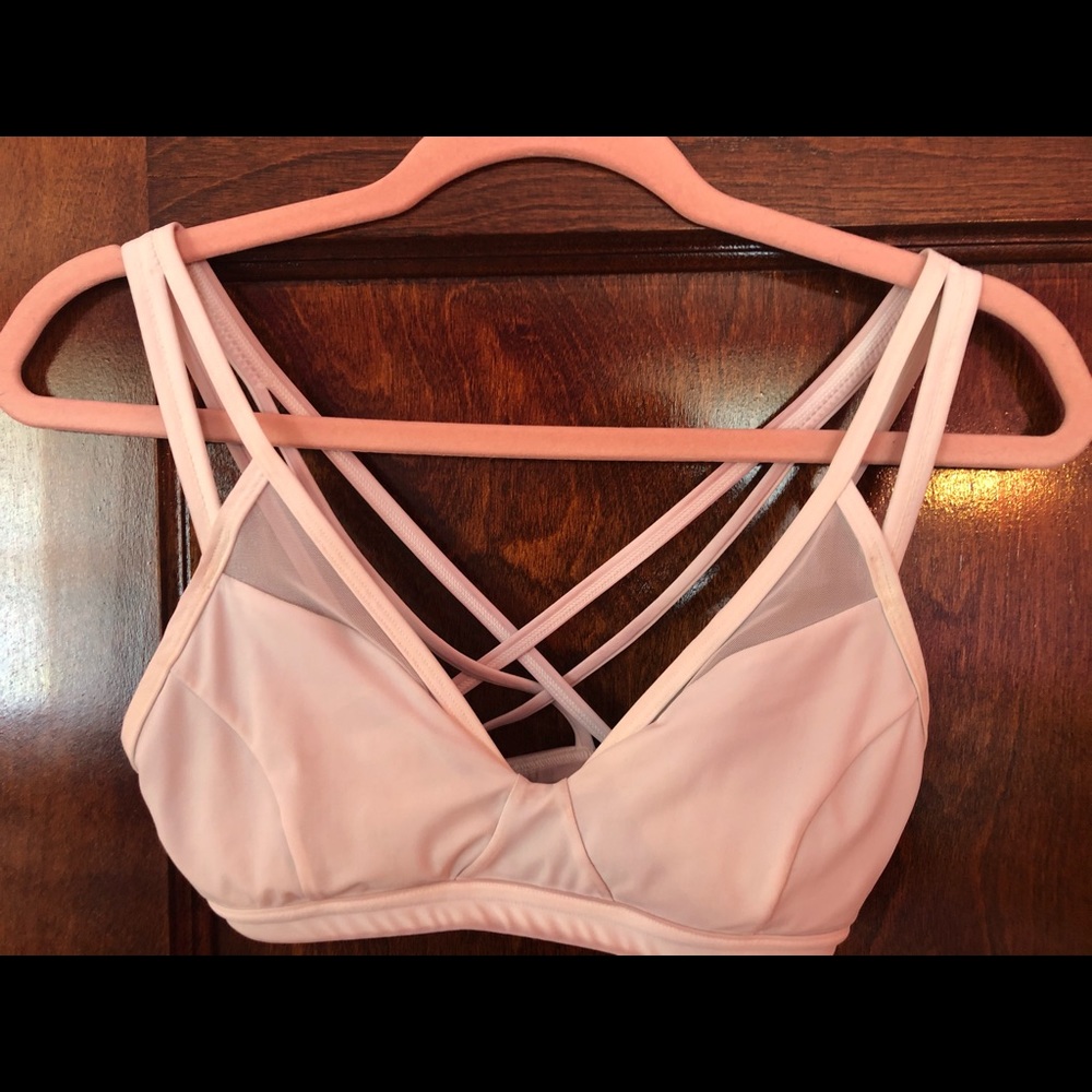 Lululemon sports bra